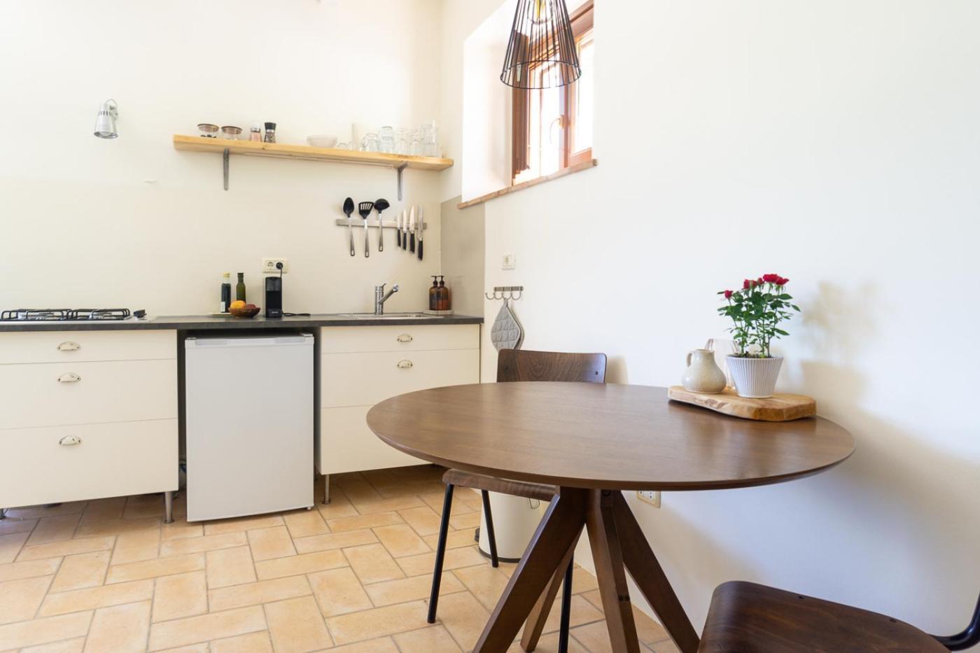 Rosa Nel Pozzo Apartments And B&B San Pietro  Bagian luar foto