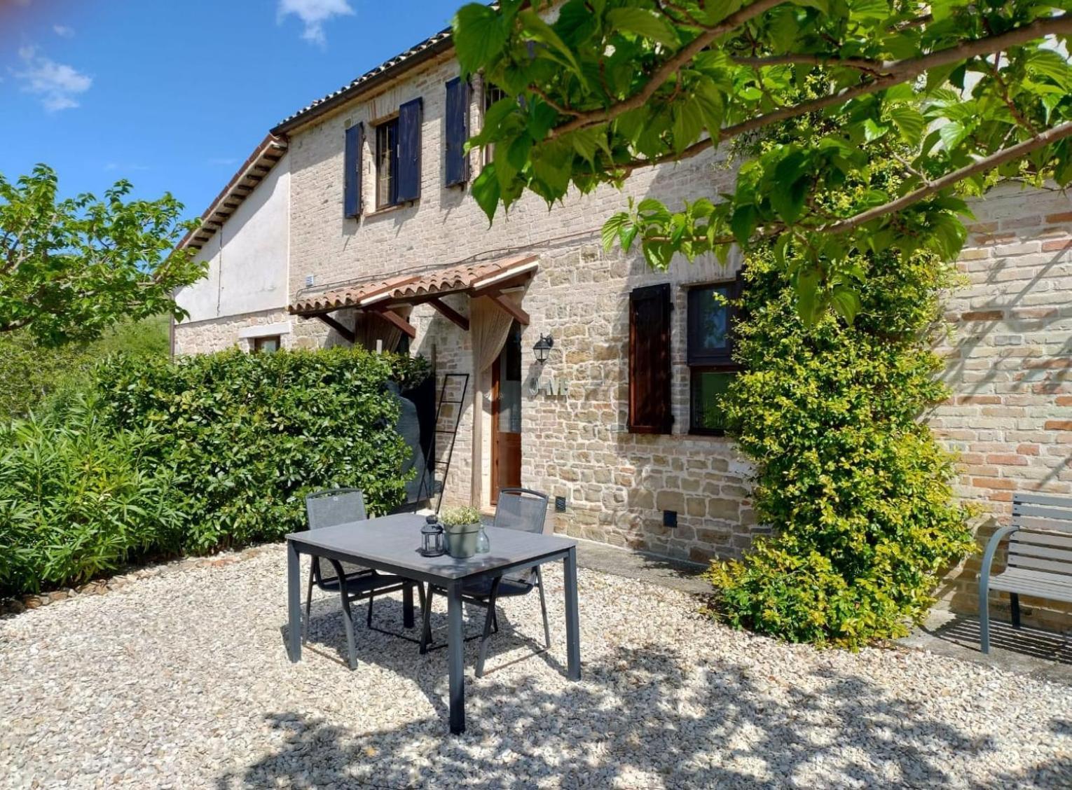 Rosa Nel Pozzo Apartments And B&B San Pietro  Bagian luar foto