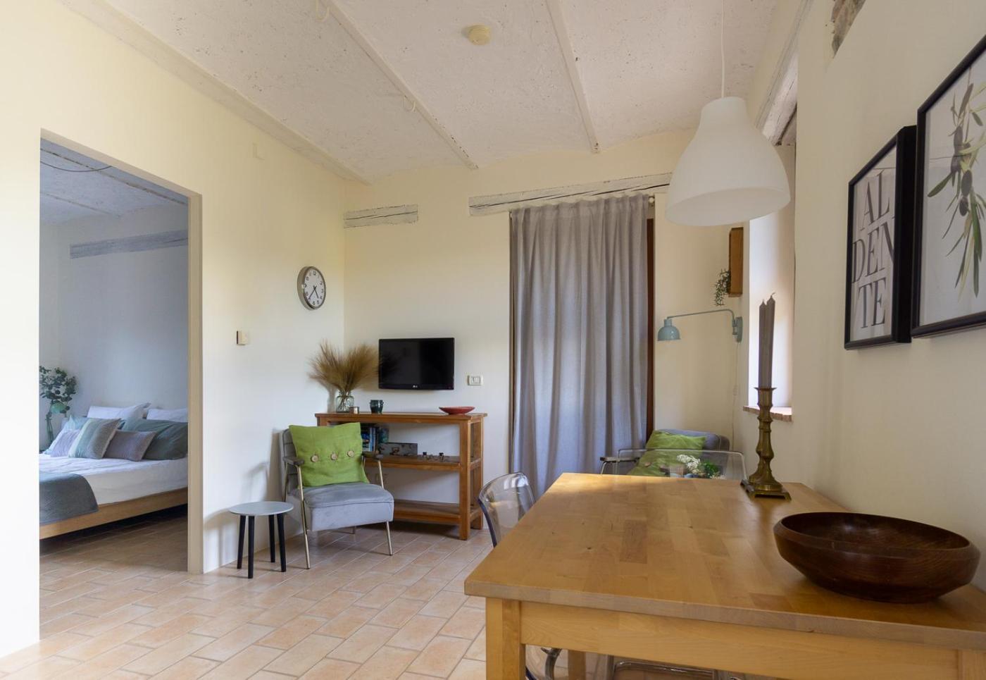 Rosa Nel Pozzo Apartments And B&B San Pietro  Bagian luar foto