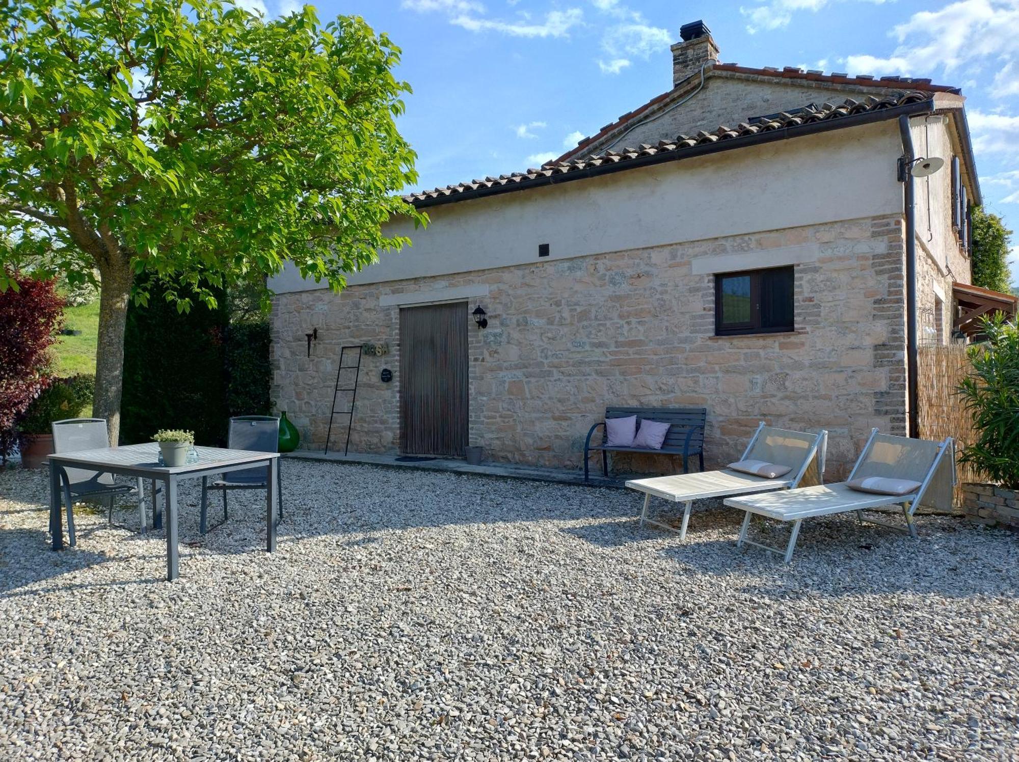 Rosa Nel Pozzo Apartments And B&B San Pietro  Bagian luar foto