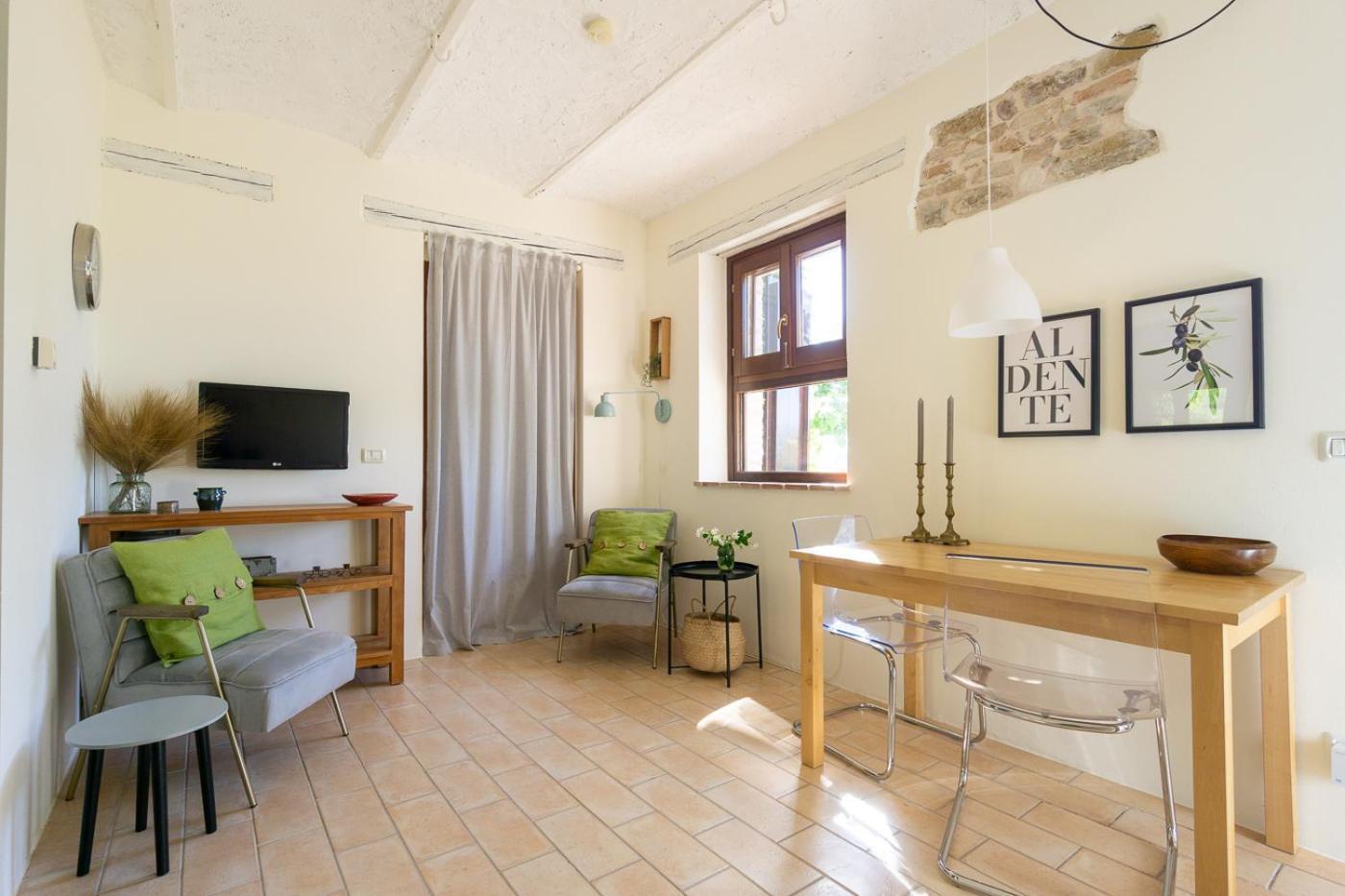 Rosa Nel Pozzo Apartments And B&B San Pietro  Bagian luar foto