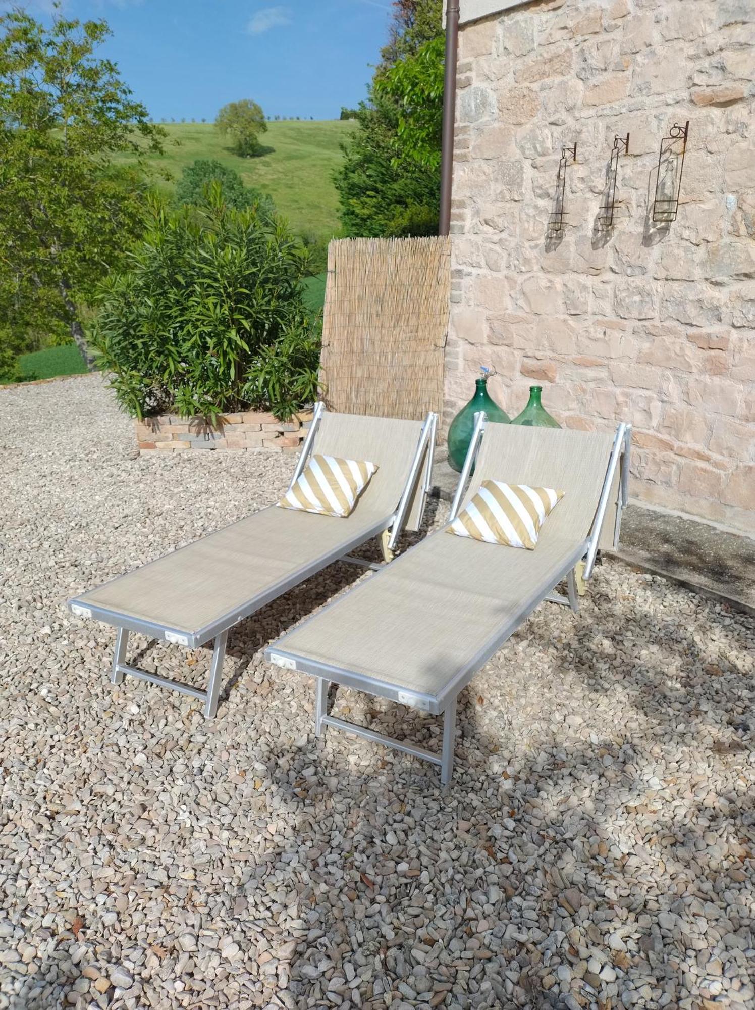Rosa Nel Pozzo Apartments And B&B San Pietro  Bagian luar foto
