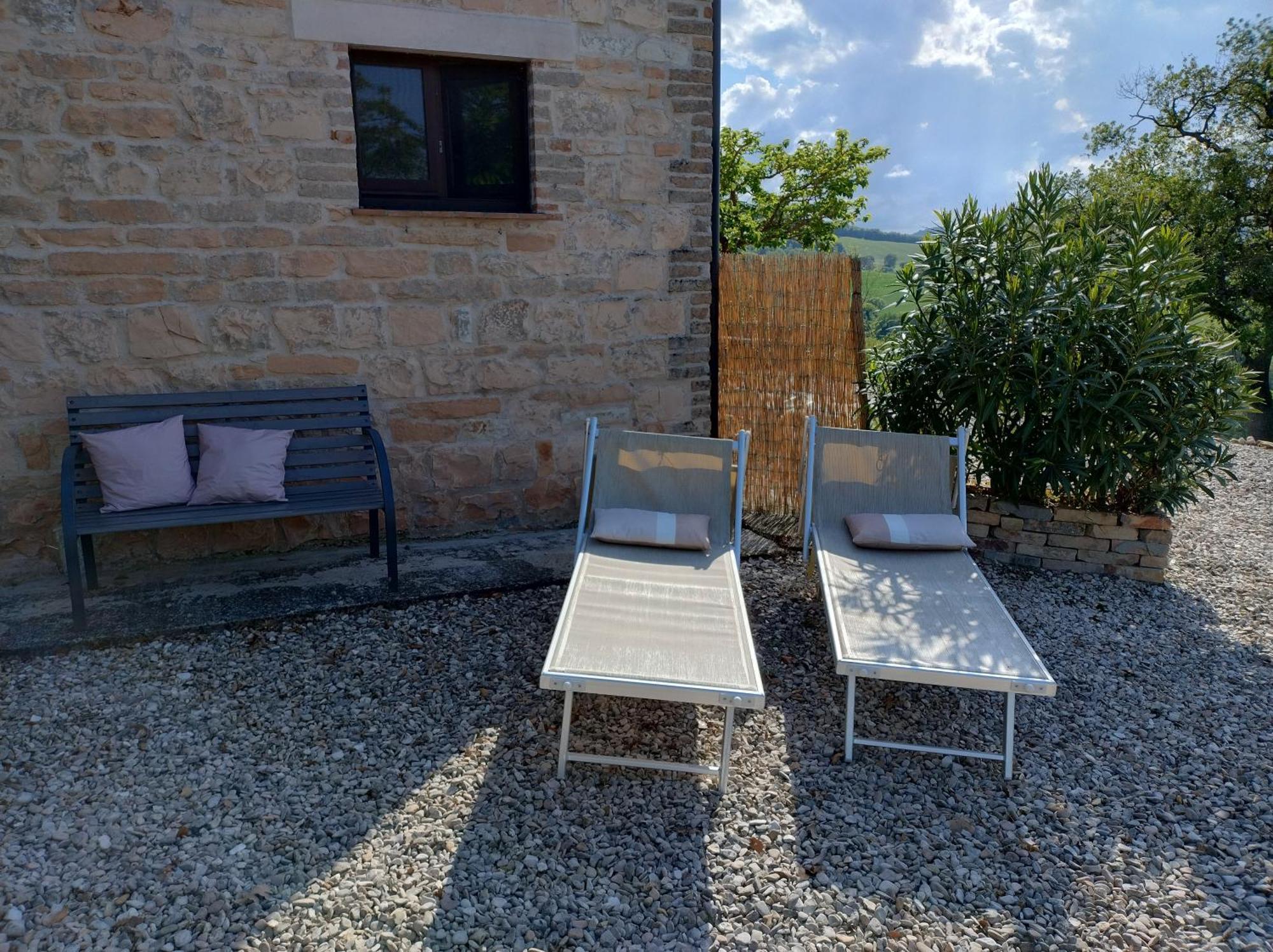 Rosa Nel Pozzo Apartments And B&B San Pietro  Bagian luar foto
