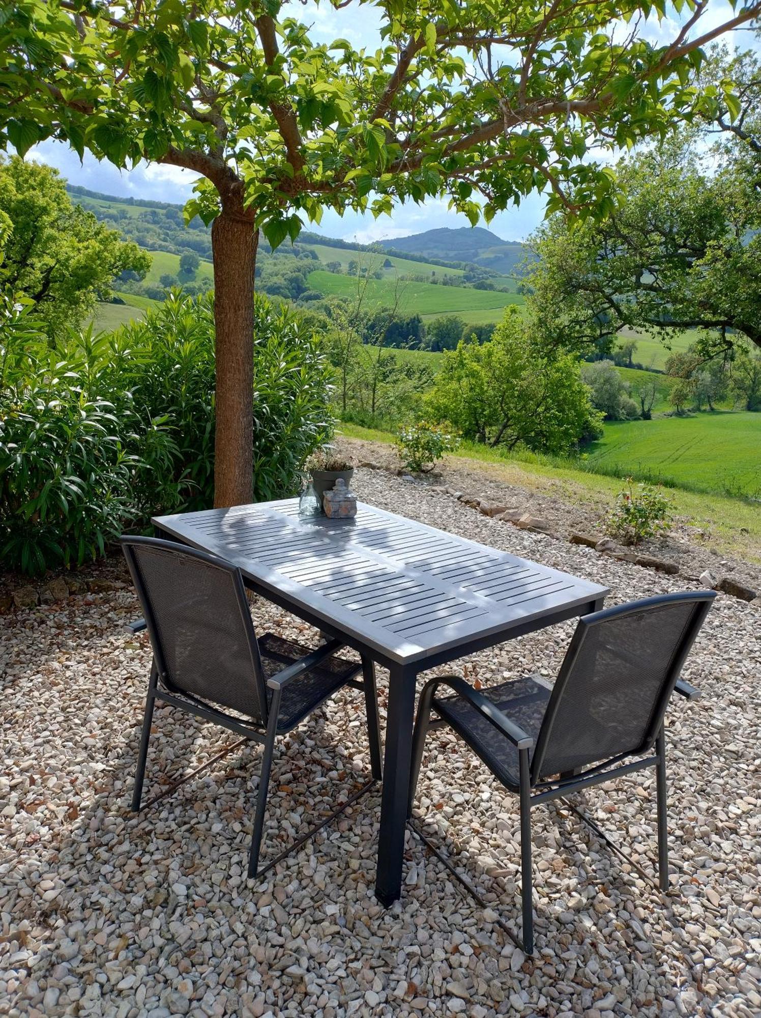 Rosa Nel Pozzo Apartments And B&B San Pietro  Bagian luar foto
